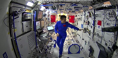 life onboard Tiangong