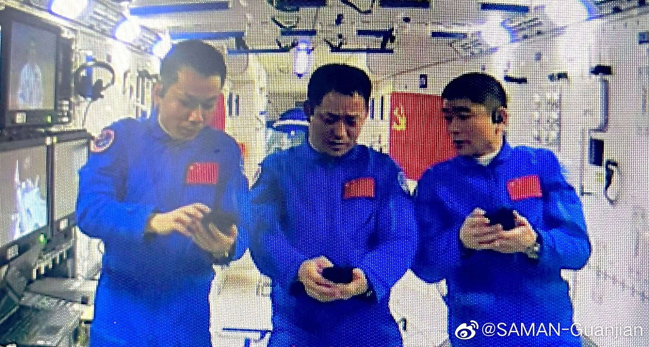life onboard Tiangong