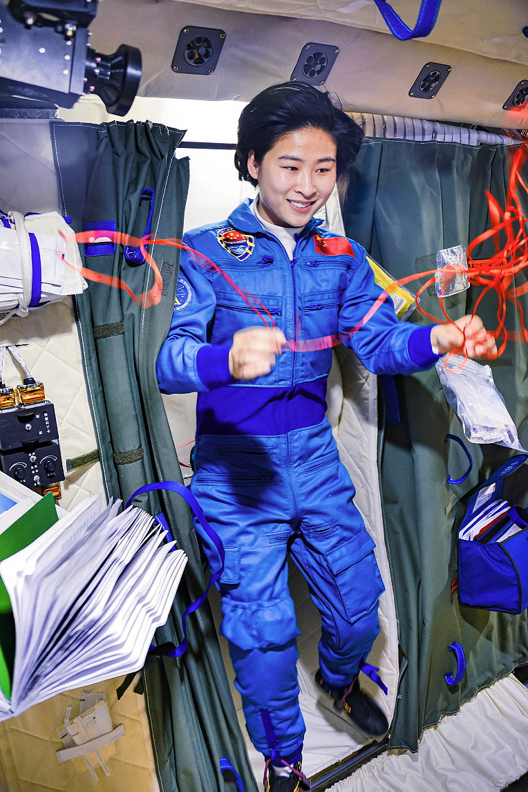 life onboard Tiangong
