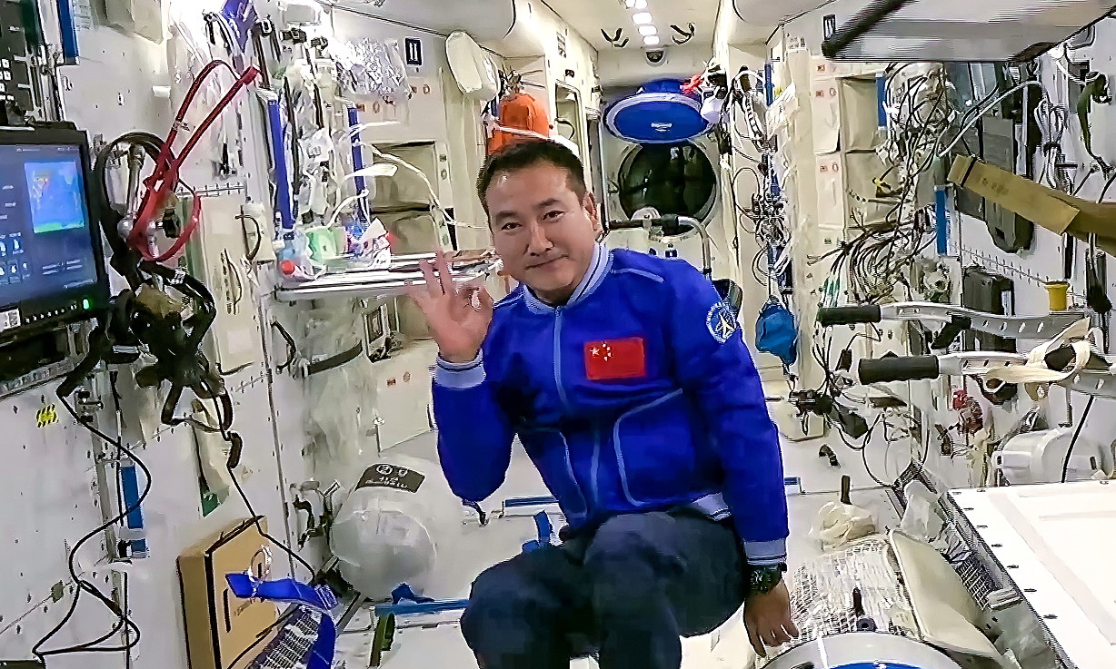 life onboard Tiangong