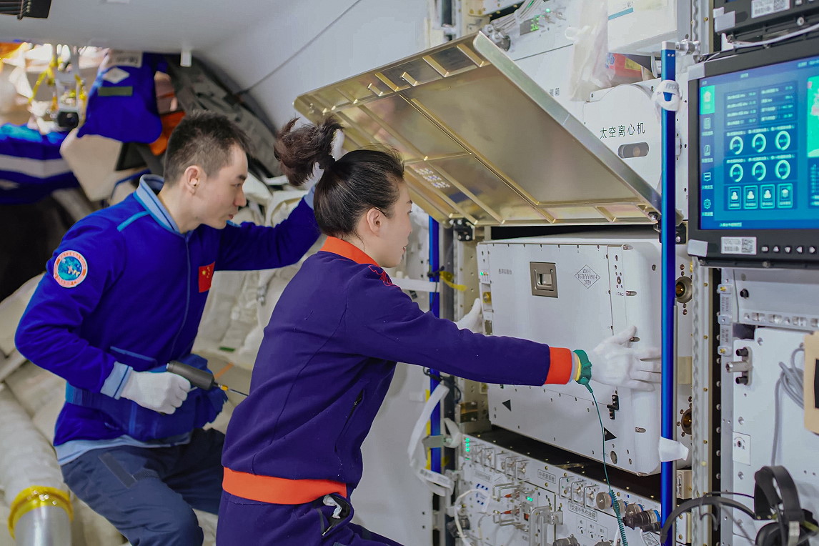 life onboard Tiangong