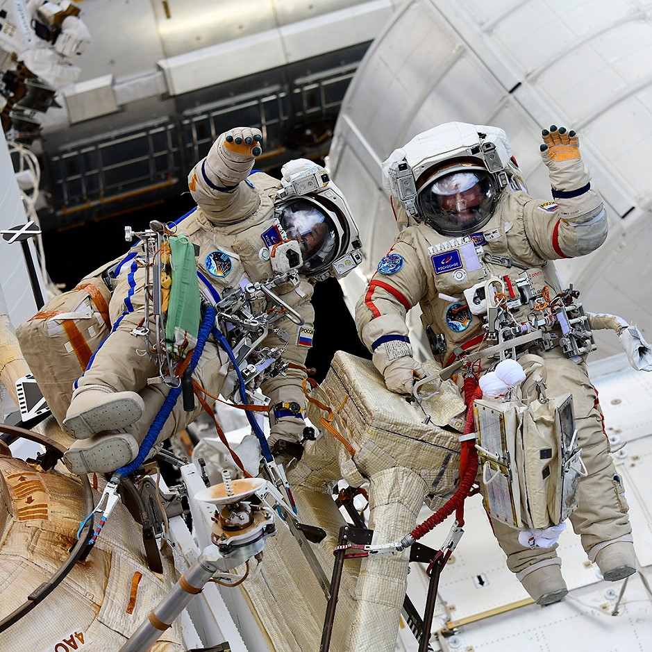 EVA Sergei Prokopyev and Dmitri Petelin on April 19, 2023