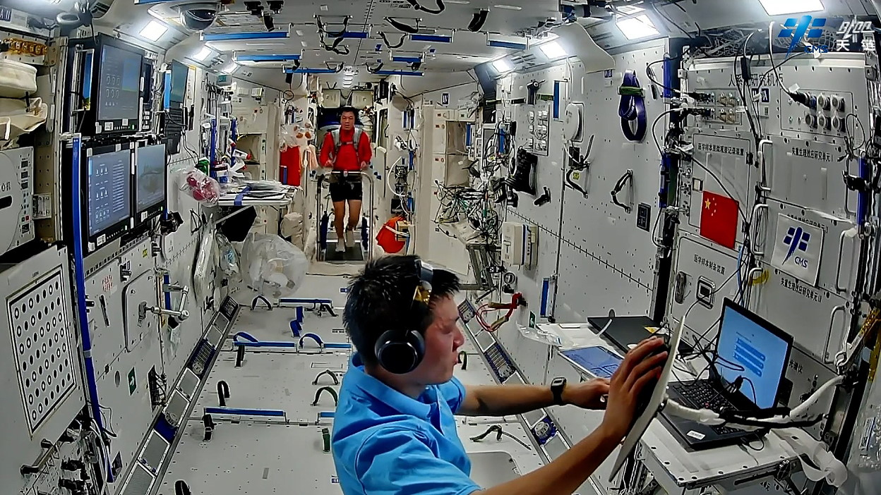 life onboard Tiangong