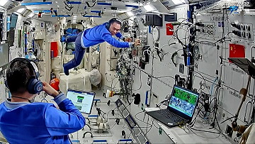 life onboard Tiangong