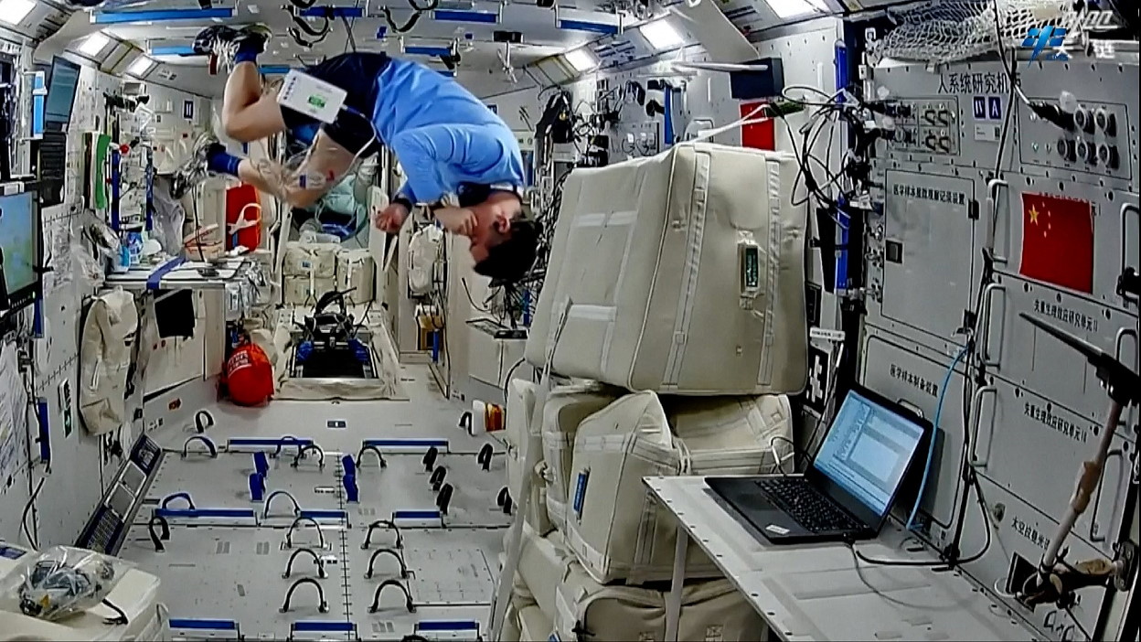 life onboard Tiangong