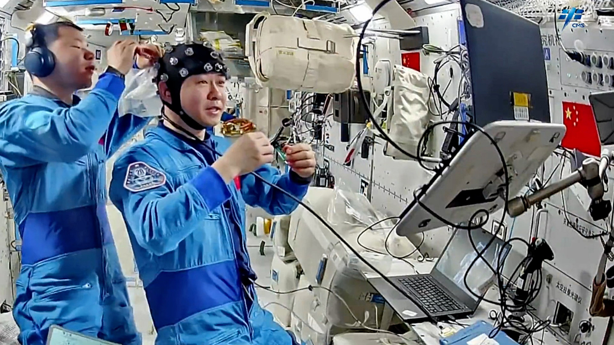 life onboard Tiangong