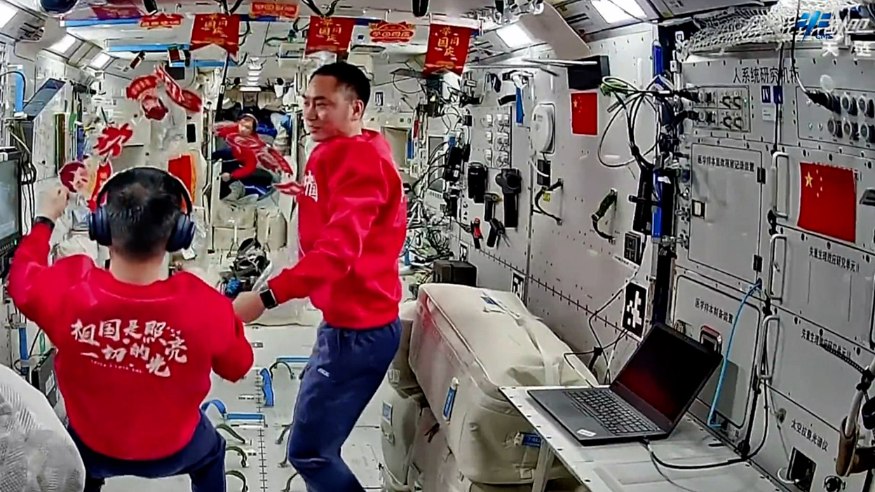 life onboard Tiangong