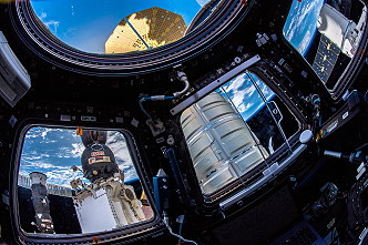 vier verschiedene Raumschiffe