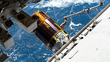 HTV-9 undocking