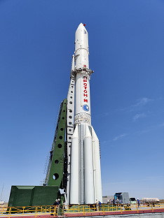 Proton-M rocket with Nauka on top on the launch pad