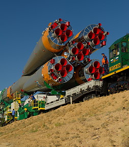Soyuz TMA-05M rollout