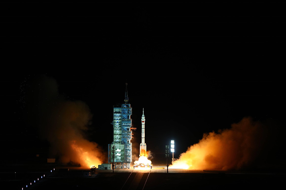 Start Shenzhou-13