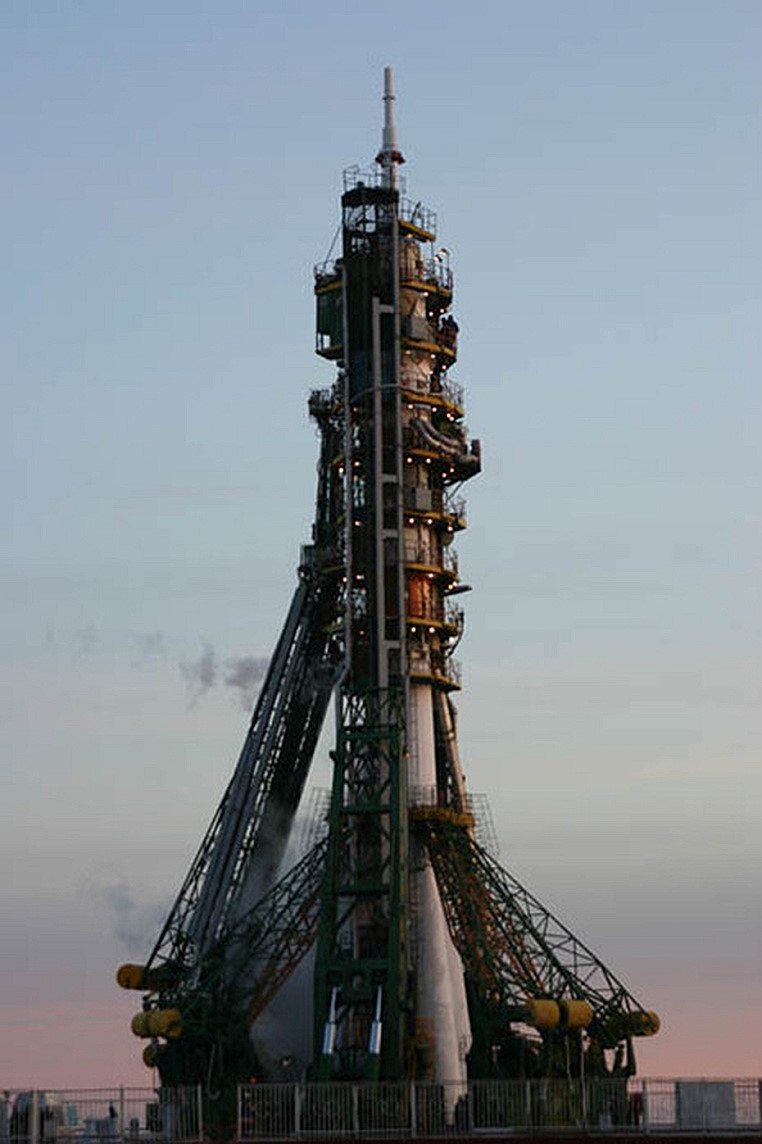 Soyuz TM-10 on the launch pad
