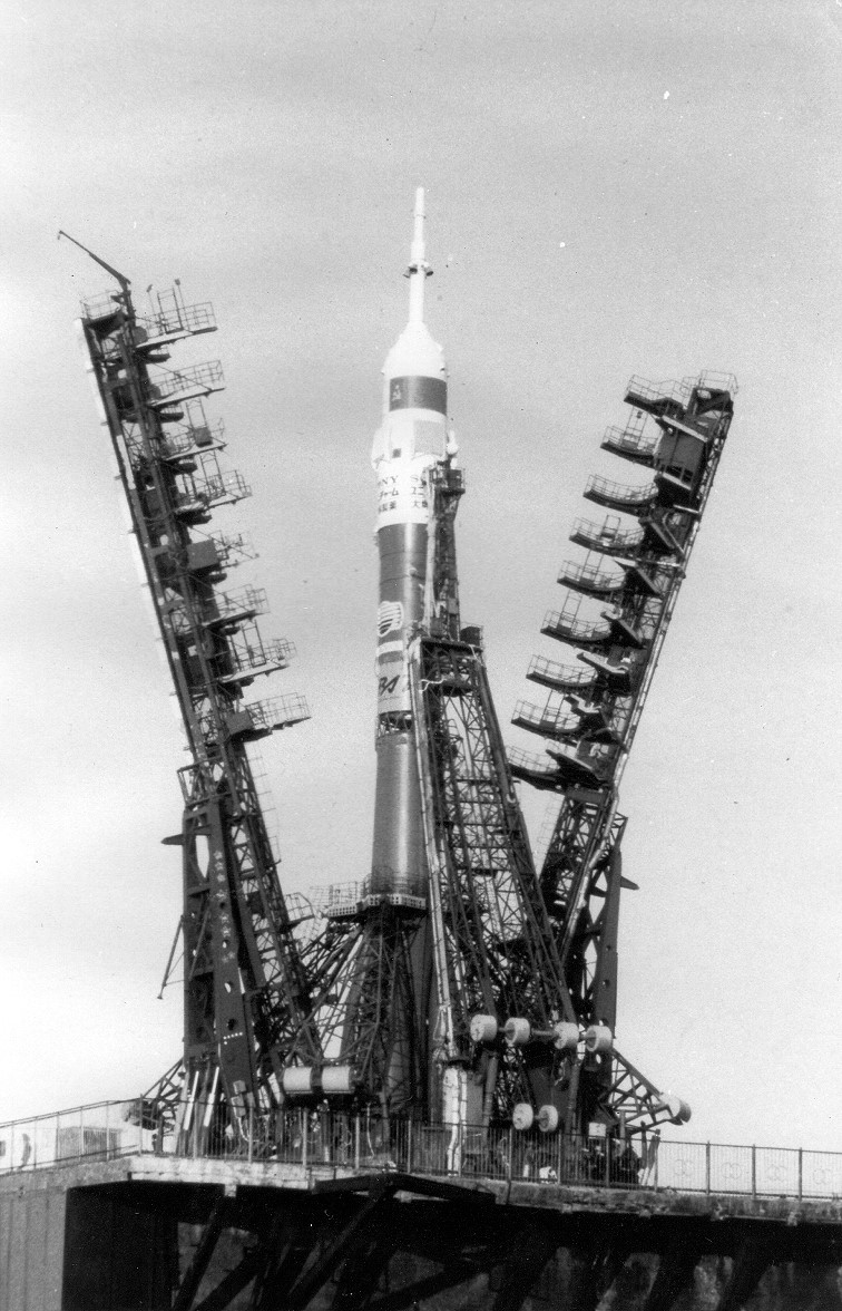 Soyuz TM-11 on the launch pad
