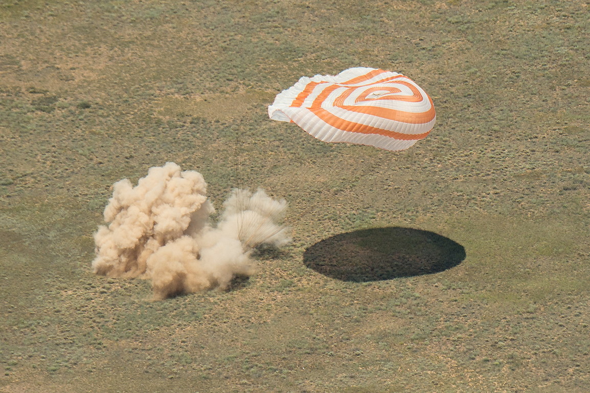 Soyuz TMA-19M landing