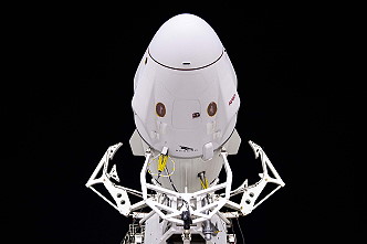 SpaceX Crew-8 auf dem Weg zur Startrampe