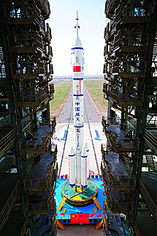 Shenzhou-23 auf dem Weg zur Startrampe