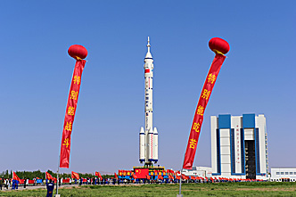 Shenzhou-23 auf dem Weg zur Startrampe