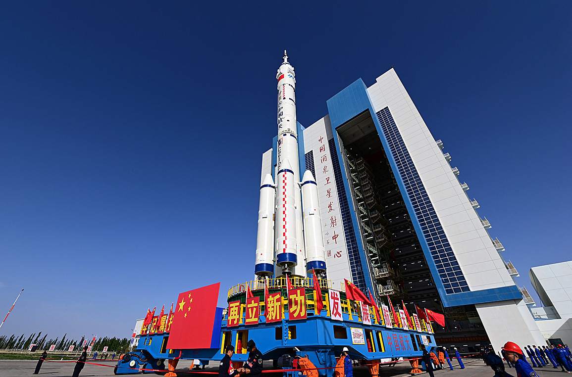 Shenzhou-23 auf dem Weg zur Startrampe