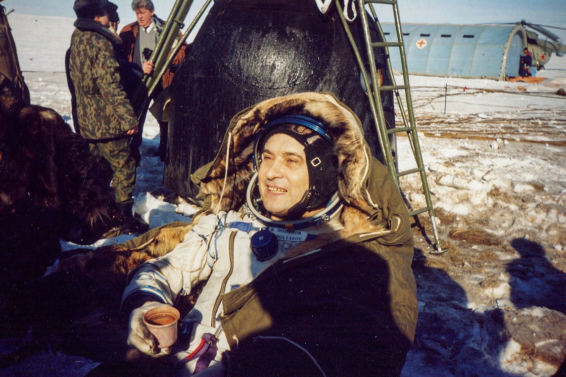 Soyuz TM-20 recovery