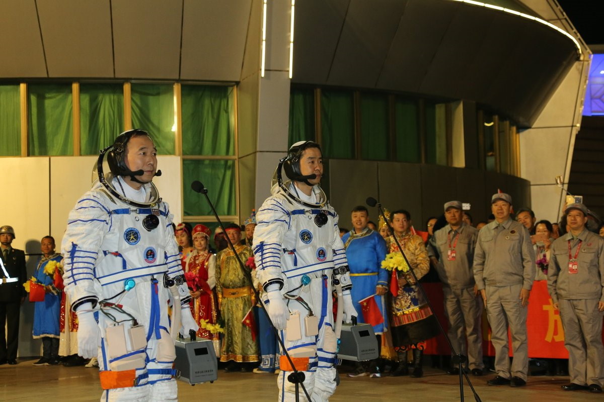 Shenzhou XI walkout