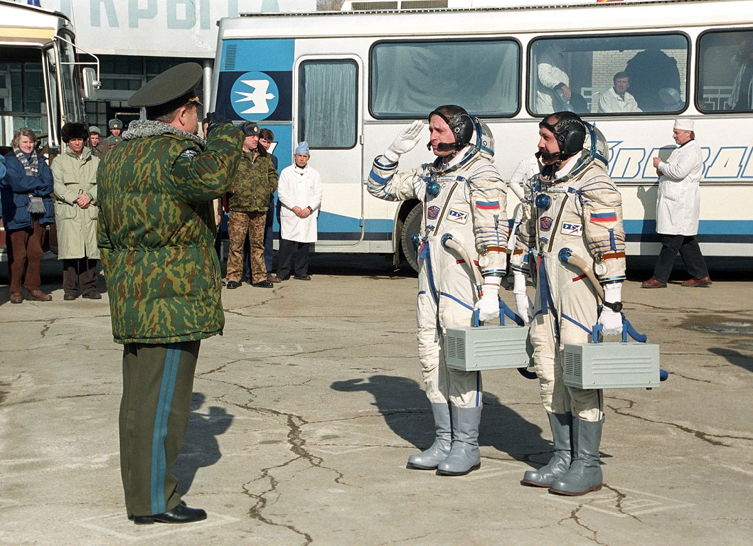 Crew Soyuz TM-23 walkout