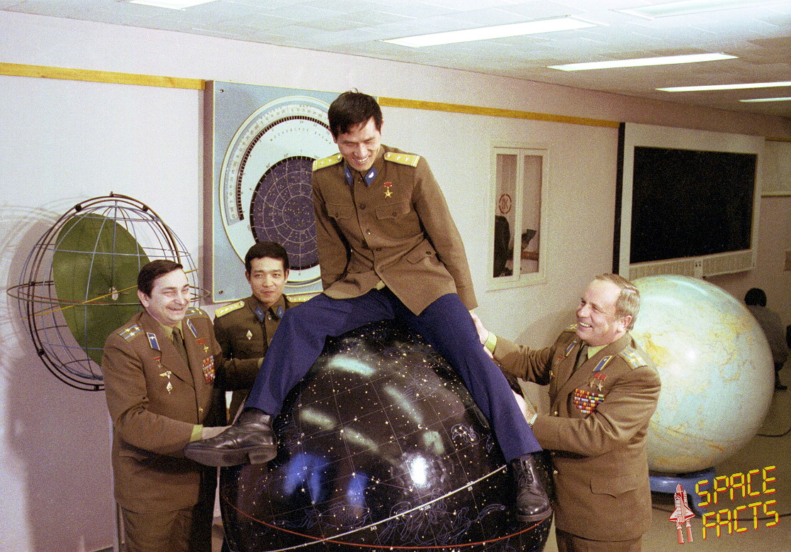 Crew Sojus 37 (Flug- und Ersatzmannschaft)