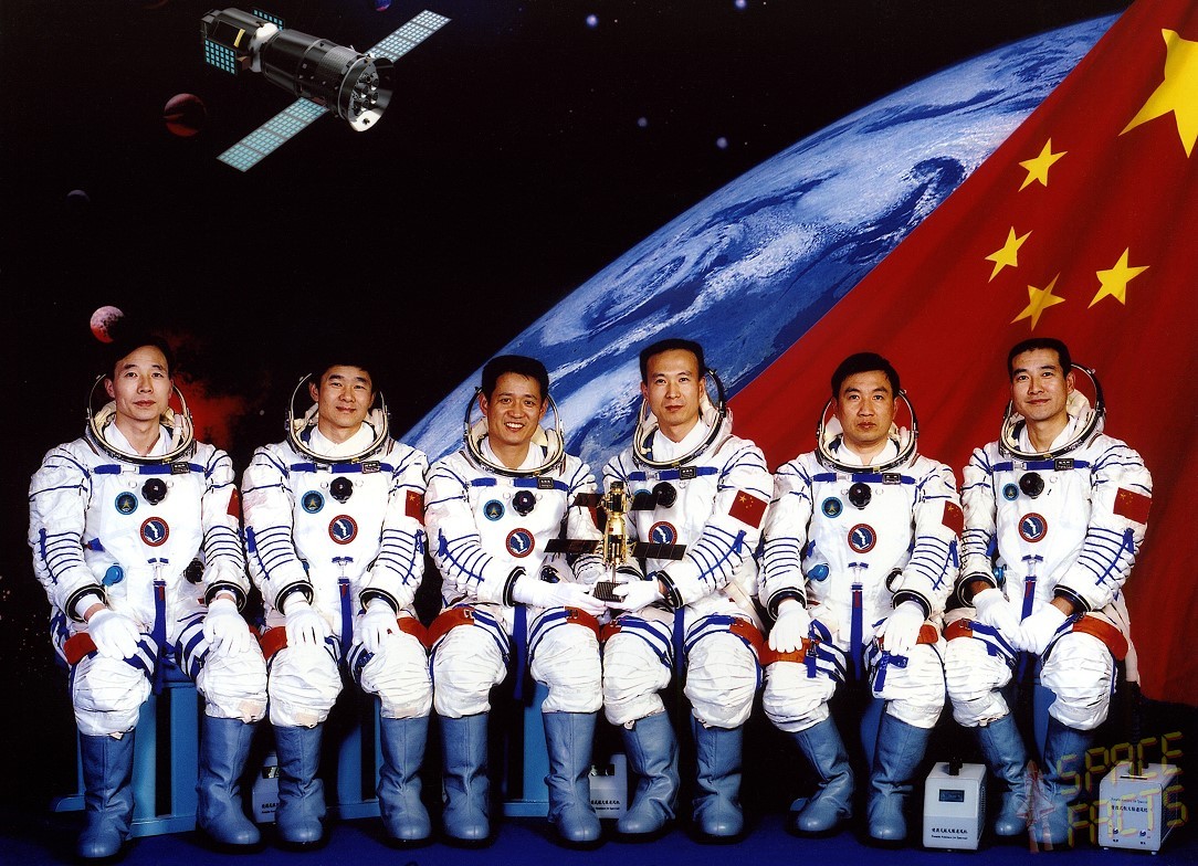 Crew Shenzhou-6 (prime and backup)